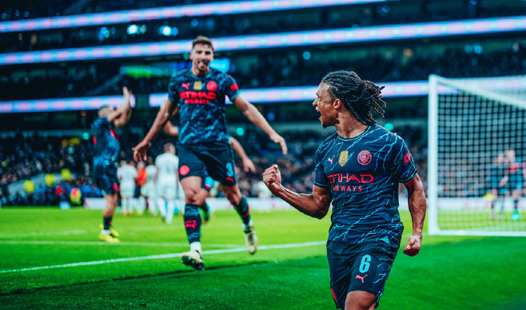 包含热刺轻取曼城，拉莫斯梅开二度足总杯的词条