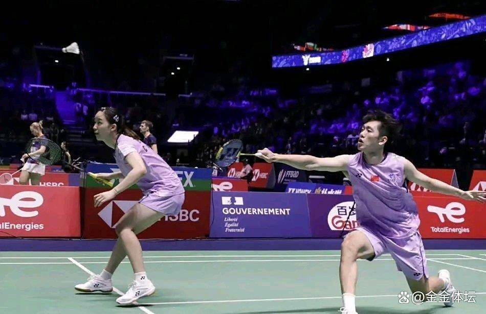 日本羽毛球队翻盘法国羽毛球队，安赛龙完成帽子戏法